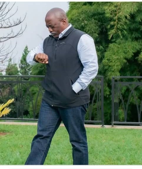 Kamanda_Analyse's tweet image. Les restes de Mzee Laurent Désiré Kabila sont là.
Son ADN peut encore être synthétisé.
Faites un test de paternité.
Faites un test de paternité 
Faites un test de paternité.
Usurpation de l&apos;identité Congolaise, l&apos;auteur de la mort de Mzee Laurent Désiré Kabila.
@2LaRepublique…
