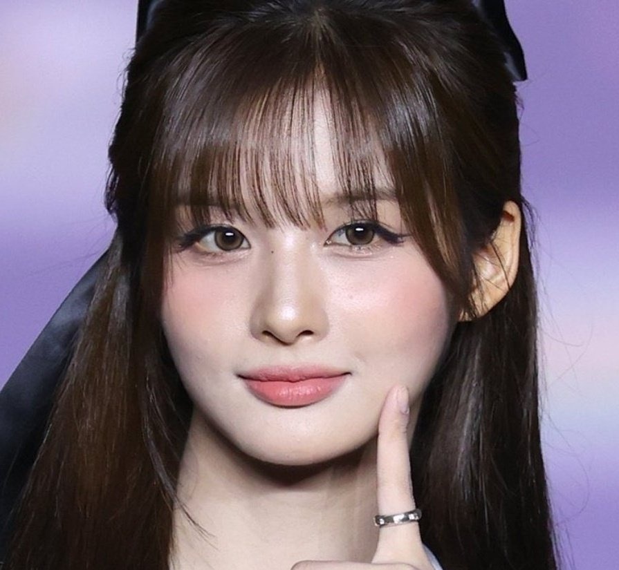 SULLYOON_1's tweet image. #NMIXX #엔믹스
 #SULLYOON  #설윤
#BAE #배이