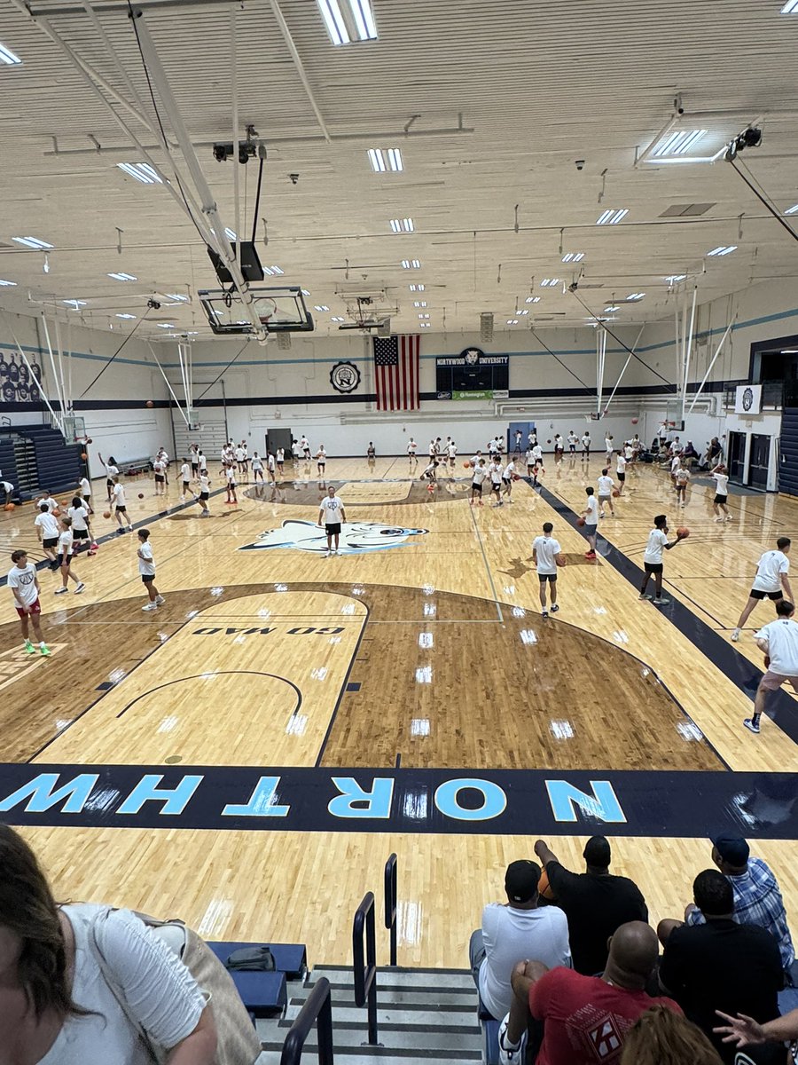 Northwoodmbb's tweet image. Thank you to the players that came out to elite camp today! As well as coaches and scouts that were in attendance. It was a great run &amp;amp; hope to see everyone at a game this year! #RollTimbys 🐺

@BankHoops @alleyesonuhoops @MidMich_Lakers @OcelotHoops @GRCCBasketball @AlmaScotsMBB