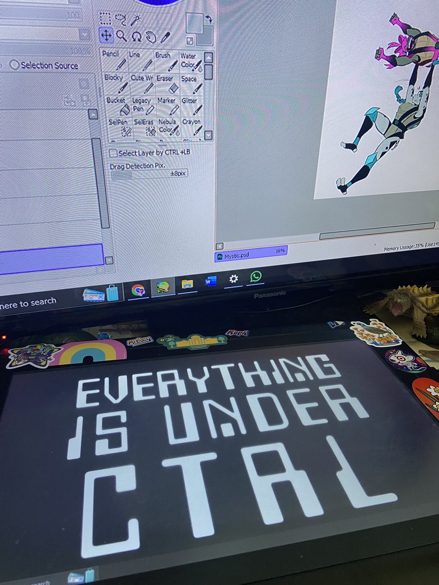 Loryska2's tweet image. Finally got around to having two displays at once, this rocks