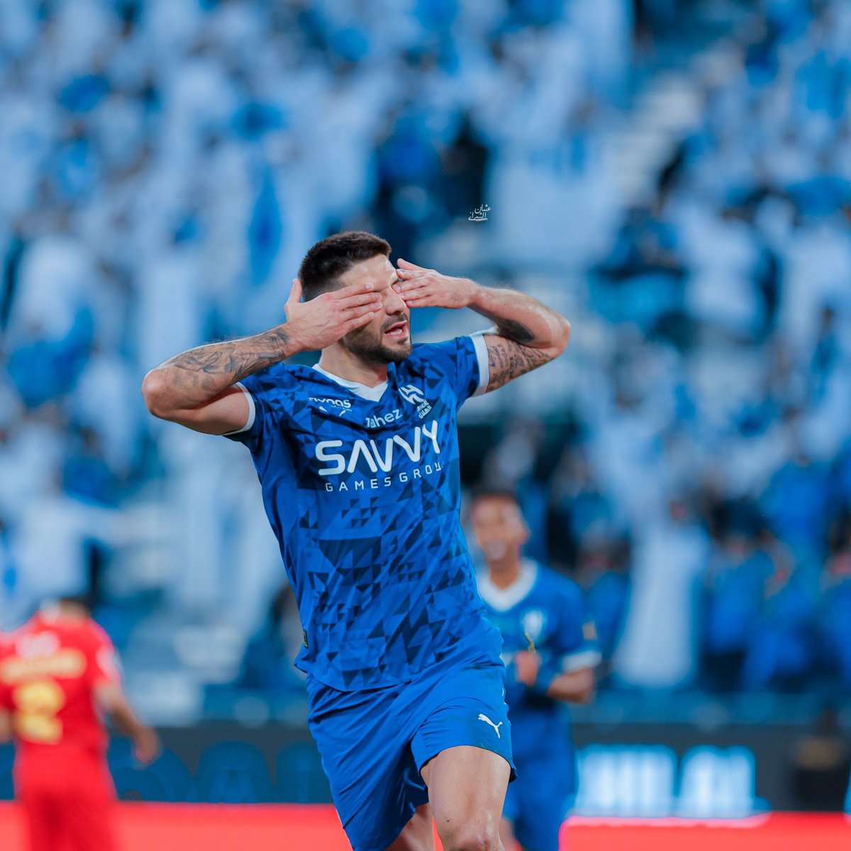 كل الدنيا ضدنا وكل الانظمه ضدنا وحتى الصندوق والبرنامج ضدنا والانديه الاوربيه ضدنا واللاعبين العالميين ضدنا ووكلاء اللاعبين ضدنا ومشجعين النادي ضد النادي اهم شيء لاتنتقد إدارة الهلال 😂
عقلية  2025 😉