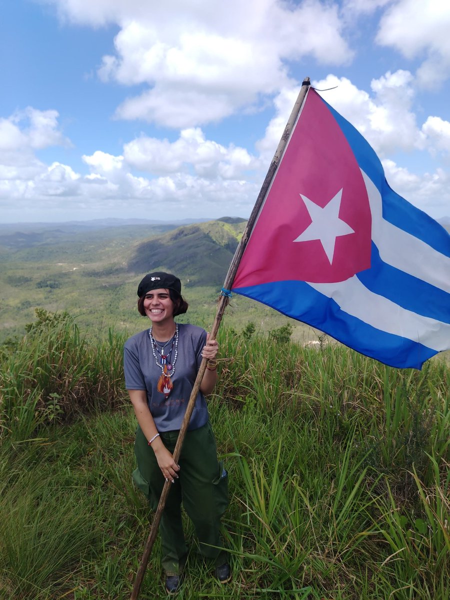 ¡Al cubano que en ella no crea se le debe azotar por cobarde! 🇨🇺

#Cuba #SiempreJoven