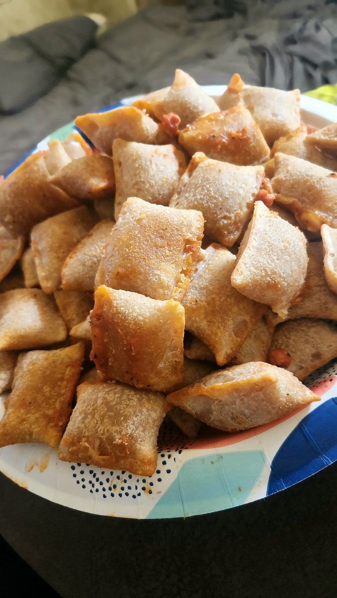 iMoe83's tweet image. Too many pizza rolls but I share with like a 70lb dog and 10lb dog :P