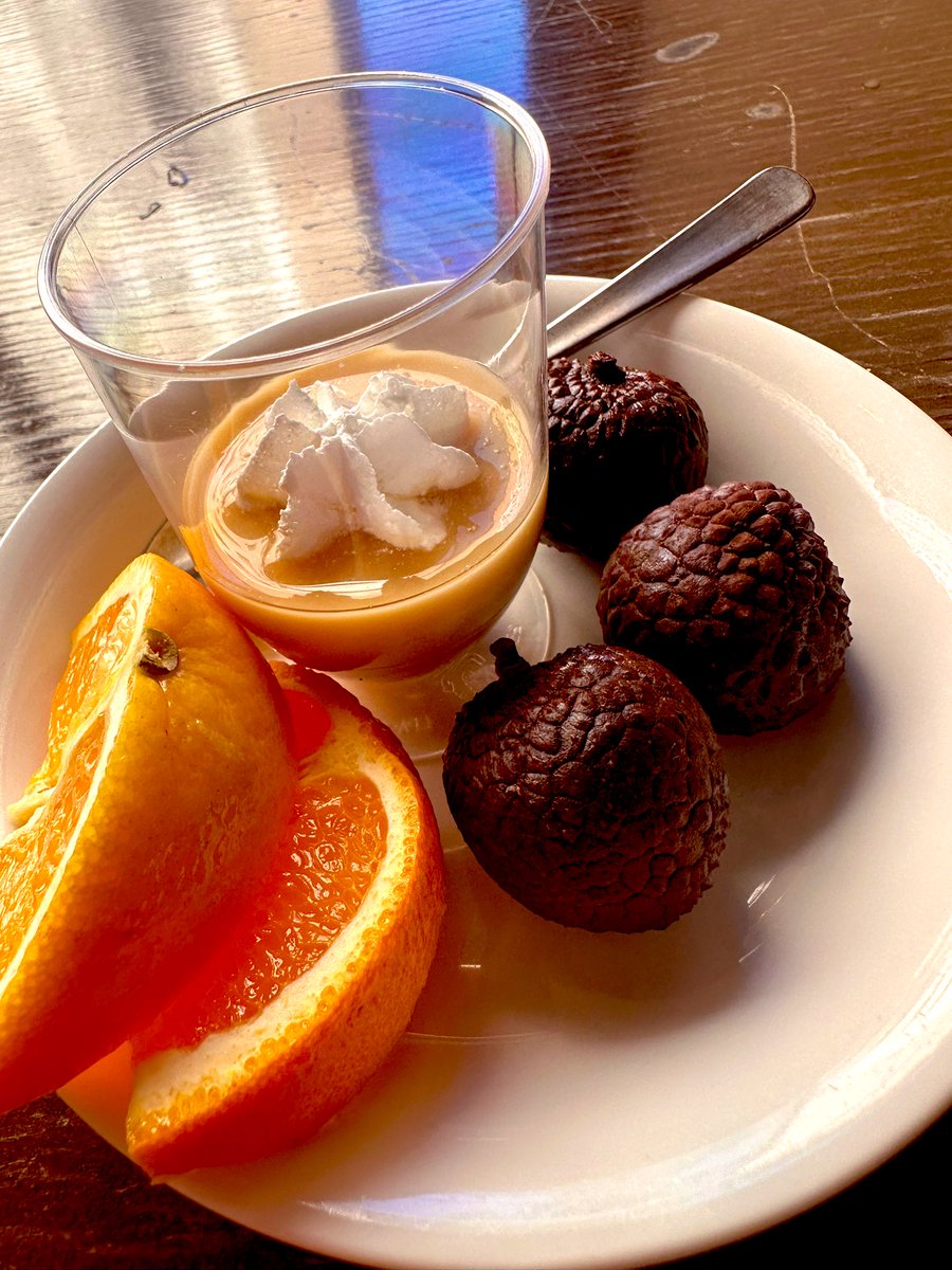 m_a_r_i_0130's tweet image. 朝のフルーツは黄金

(ちゃんとバイキングも食べましたががっつきすぎて写真忘れましたw)