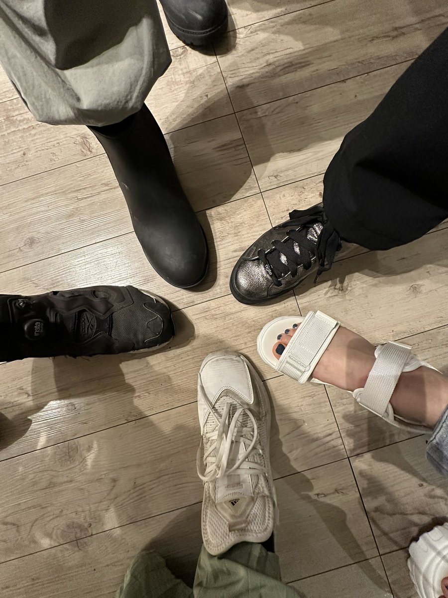 CAPCOM_MH's tweet image. 昨日のワンフェスは
20年振りの再開や、アフターご飯でお祝い頂き、その後のちょい飲みでも素敵な出会いと同時に家宝級のものを頂戴し、後半は今の職場の相談をしてもらったり
人との繋がりと優しさと楽しさと嬉しさとが一杯な日でした。
出会えた全ての皆様にありがとうございました。