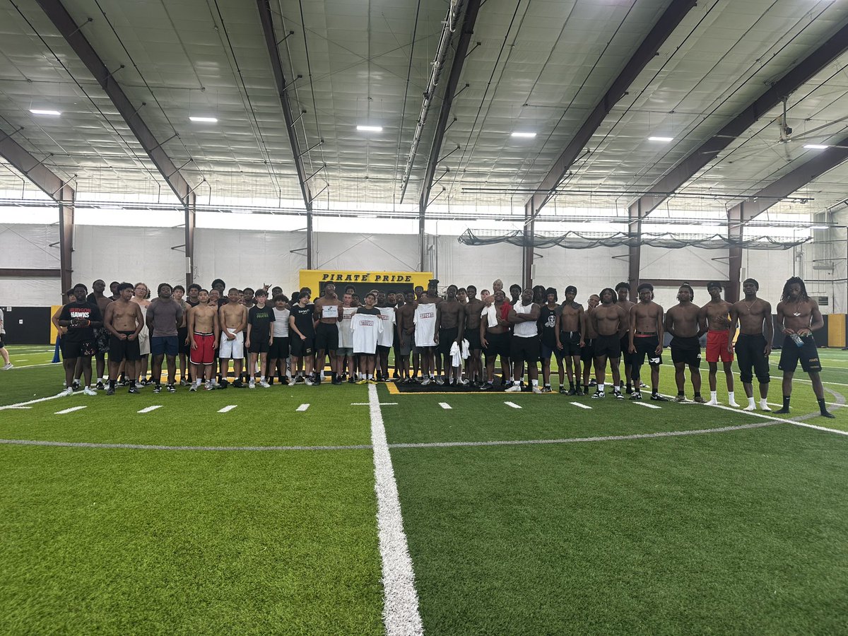 PCnowisthetime's tweet image. The Crandall Pirates finished out the summer with a great week of work!!! These men bought into the process and did it as a TEAM!!!
Excited to see these Pirates do great things in their upcoming school year!!!
S/O to our award winners and ⭐️ of the year: Kameron Mcgruder