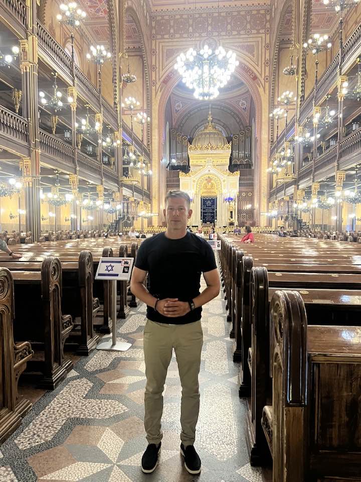 magyarpeterMP's tweet image. Twenty years ago, I last visited one of Budapest's most magnificent buildings, the Dohány Street Synagogue. Today, on a sudden whim, I returned to show my sons this Moorish-style building, opened in 1859, which is the second largest synagogue in the world. Thanks to Ildikó for…