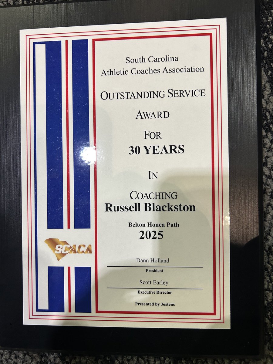 rblackstonbhp's tweet image. ⁦@BHP_Football⁩ 30 year service award!!!!!!
#TheBestIsYetToCome #tpw