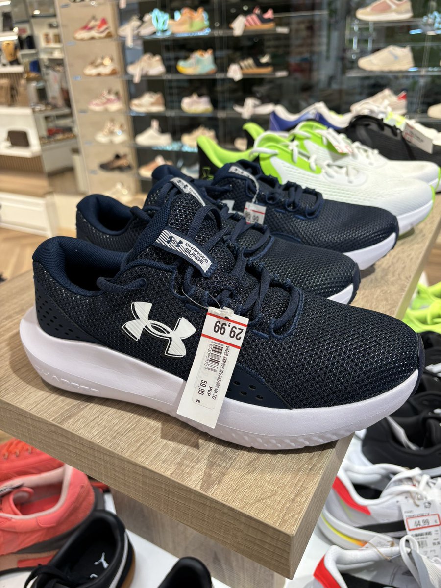 ThePeterMick's tweet image. Crazy idea:

AI shoes that walk for you, who’s building it?