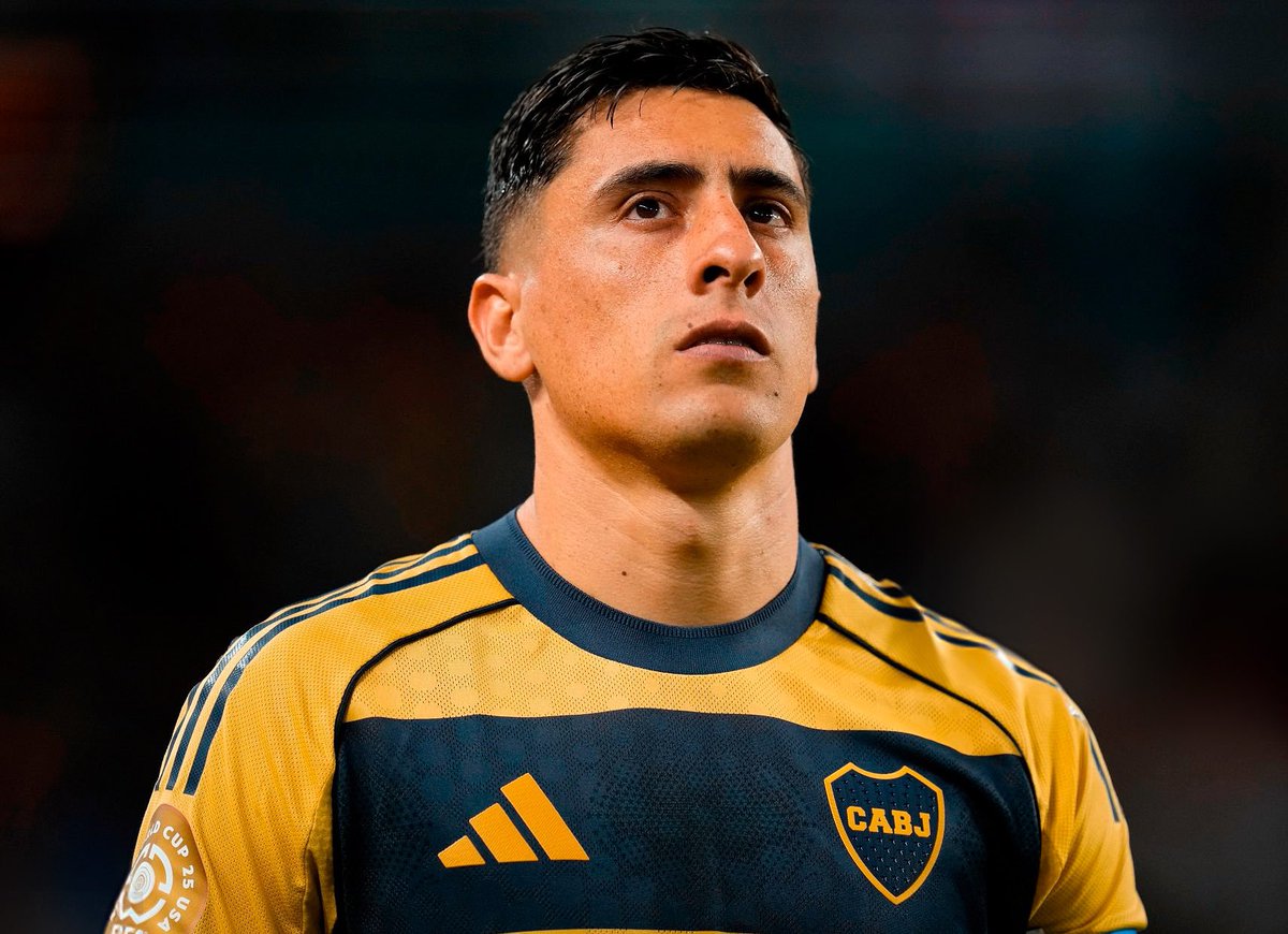 EditsBoke's tweet image. Merentiel fue el mejor jugador de 2023, 2024 y de 2025. Les salvó las papas en esos 3 años. Le pagan faltandole el respeto, sacándole la cinta de capitán para dársela a un jubilado y con un sueldo menor al de Janson. Es un milagro que no se haya ido a la mierda