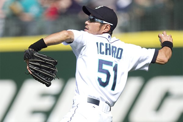 guille94's tweet image. Hoy el gran Ichiro Suzuki (junto a Billy Wagner y C.C Sabathia) fue entronizado a Cooperstown
MVP y Novato del Año en 2001
10 All Star
10 GG
3.089 hits
2 títulos de bateo
Record de más hits en un año (262) en 2004
10 campañas SEGUIDAS con 200+ hits
509 bases robadas
ILEGAL 🥵
