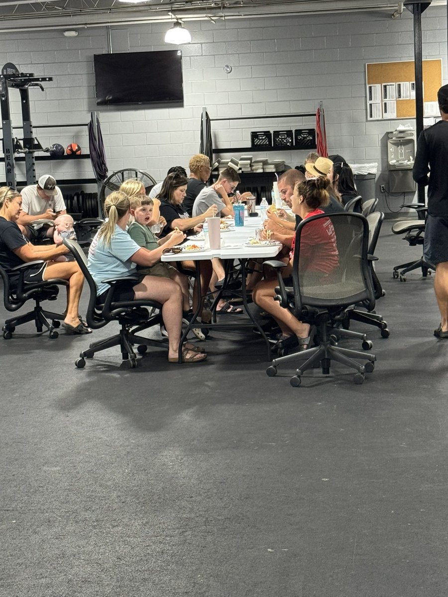 BearDownHOCO's tweet image. Sunday Coaches meeting followed by Family Dinner. #Highway96