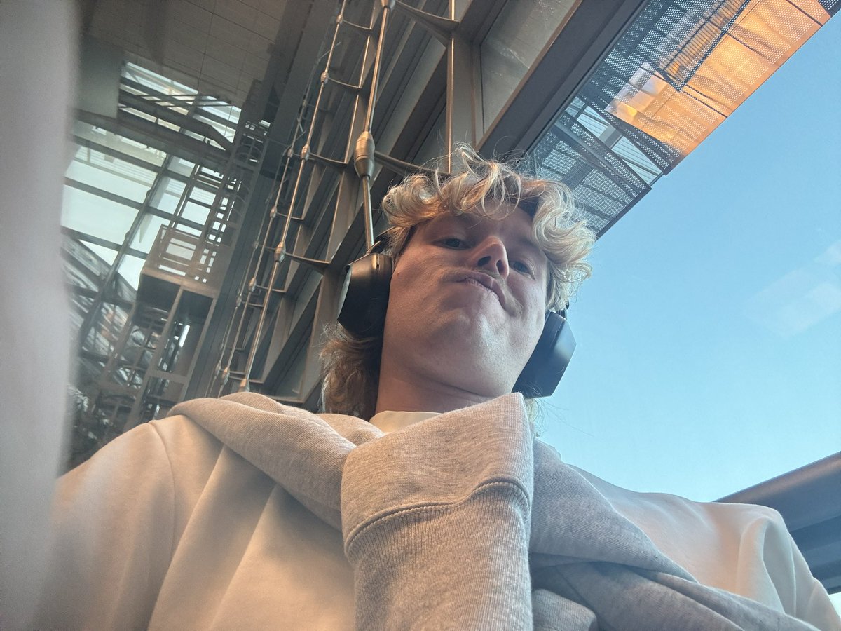 scorpiuncle's tweet image. sleepy excited scorpiuncle rn
