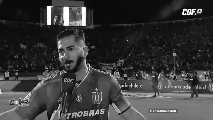 ChiclePerfecto's tweet image. - Edu Vargas debutando en Audax
- Se anuncia de la nada que tenemos un refuerzo nuevo desde Uruguay
- No hay a quien preguntarle referencias sobre el refuerzo
- Se lesiona Charles Aránguiz
- Jugamos mañana
Todo en menos de una hora, la experiencia bullanguera en todo esplendor.