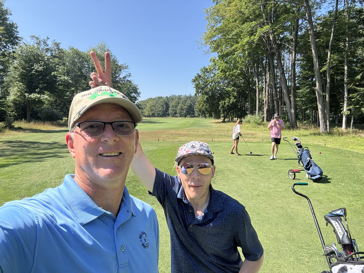 It’s a great day to get out and play.  #playitforwardMi #memspa 
Did you know Playworks worked with over 8000 students and 400 educators in Michigan this year, modeling respectful and inclusive play?? <a href="/FixingEducation/">Fixing Education</a> ask me to learn more.