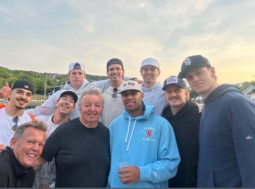 LucieLou08's tweet image. Can you spot the fishermen in St. Johns? 😍😍😍😍😍🙏🙏🙏