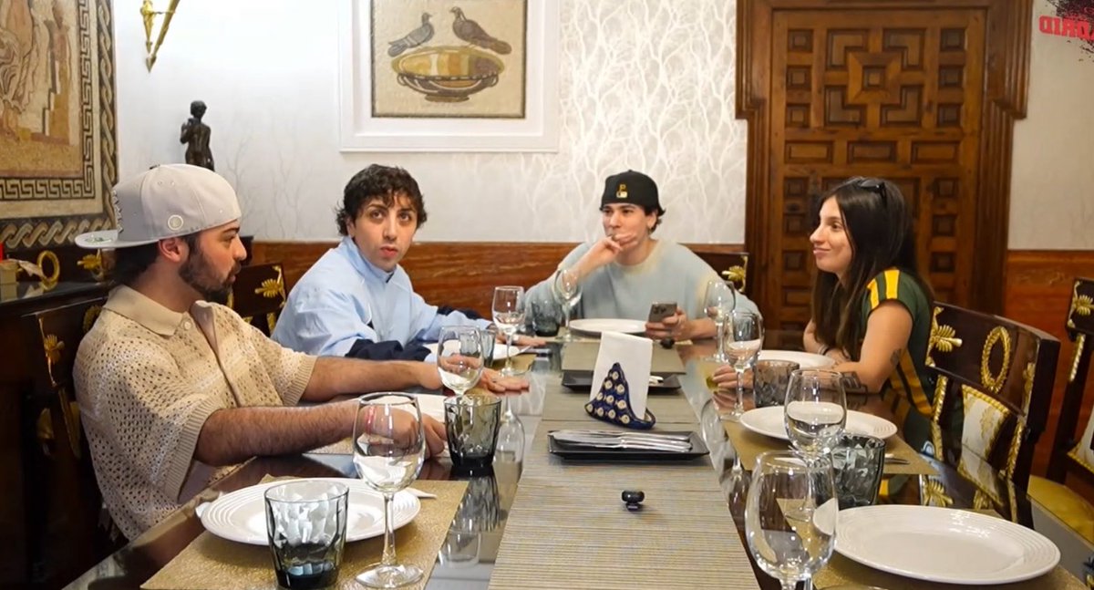 starlightvbs's tweet image. la ultima cena o… la ultima cena :(