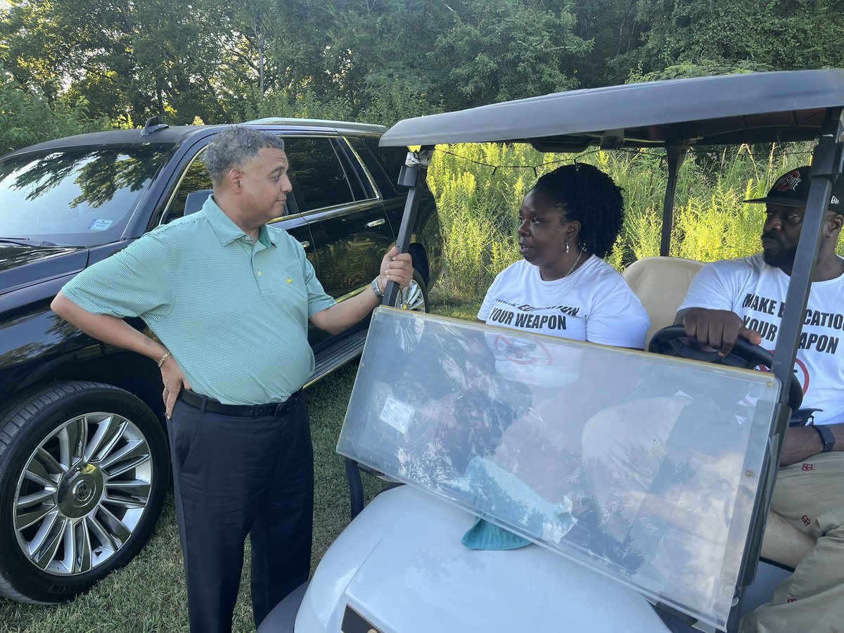 BrownforSC's tweet image. I was happy to attend the Stop the Violence Spartanburg coalition event this afternoon.
Over 400 people came out today to rally for this great cause!