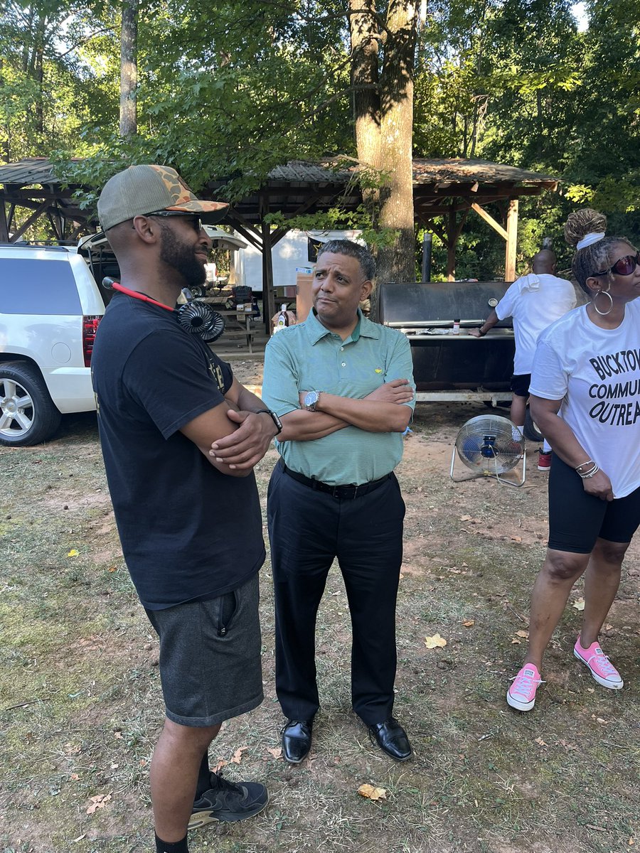 BrownforSC's tweet image. I was happy to attend the Stop the Violence Spartanburg coalition event this afternoon.
Over 400 people came out today to rally for this great cause!
