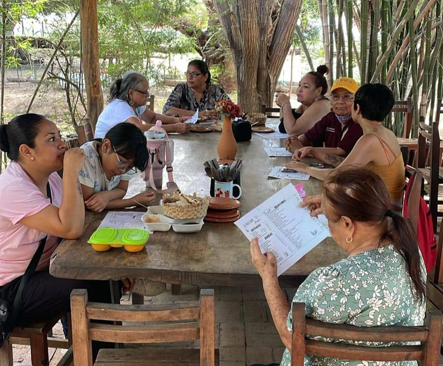 EditorMzt's tweet image. ¡Turismo!
Fortalece Sectur el turismo rural en Mazatlán este verano
* La secretaria de Turismo estatal, Mireya Sosa Osuna, informó que durante la temporada vacacional se llevará a cabo el programa “Enamórate de Sinaloa” en La Noria, El Quelite, entre otras comunidades del puerto