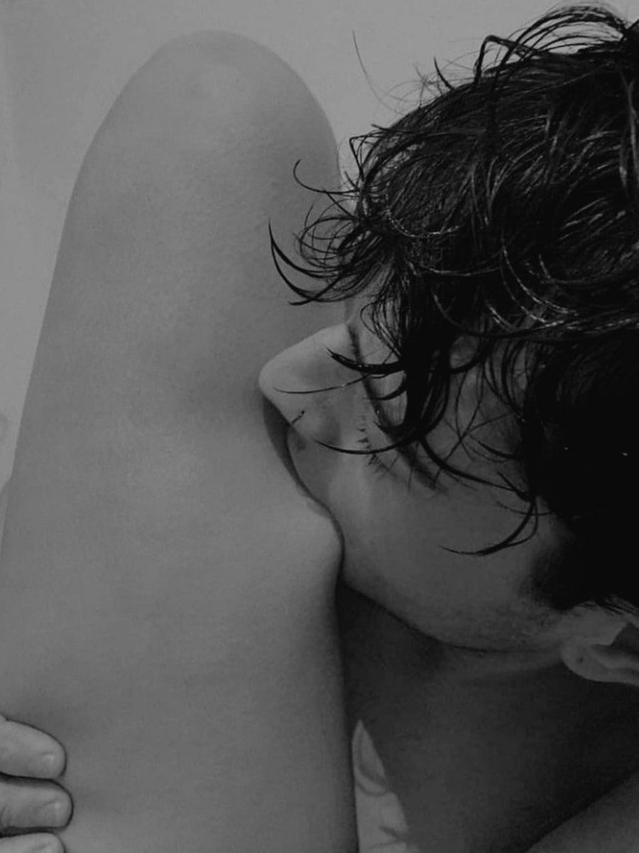 bloom_n_bloom's tweet image. Bite marks…
Please 
💋