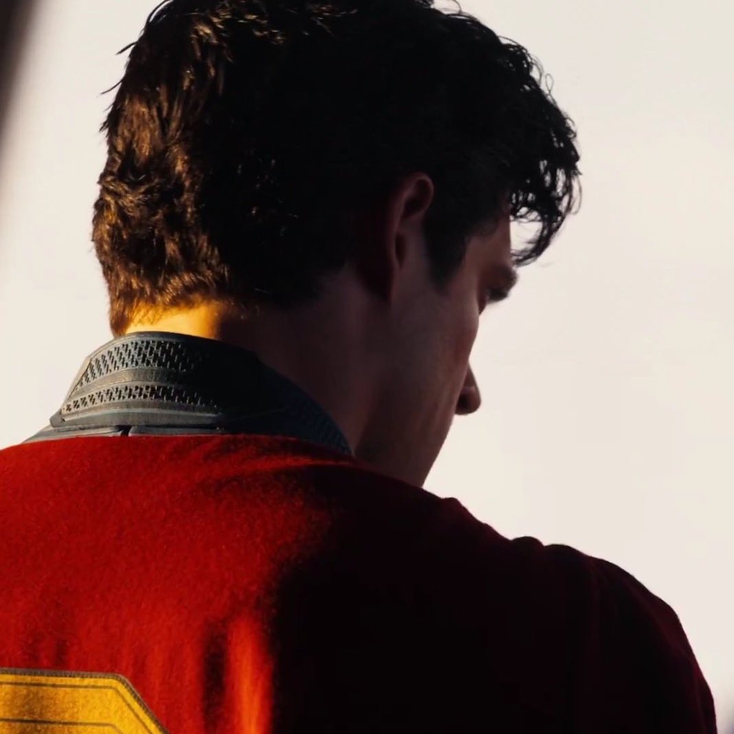 The last Superman film came off the TDK hype, &amp; tagged Nolan all over. In a time of demand for CBM's

The new one is following flops, and a tarnished brand. In an era where superhero fatigue is real in many markets, and its outpacing the last one

Superman is doing unreal things.