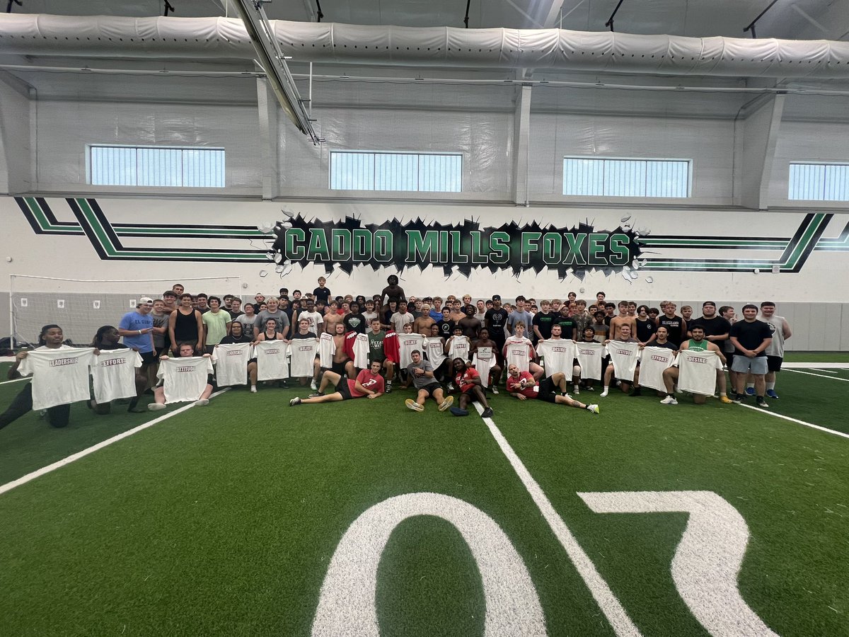 PCnowisthetime's tweet image. The Caddo Mills were on 🔥🔥🔥 this summer!!! The Foxes are as blue collar as it gets and it showed with how they worked this summer!!!
Good luck this season Foxes as you attack your sports season!!!
S/O to our award winners and ⭐️’s of the year:
HI: Sammy Mansaray
FHI: Gentry…