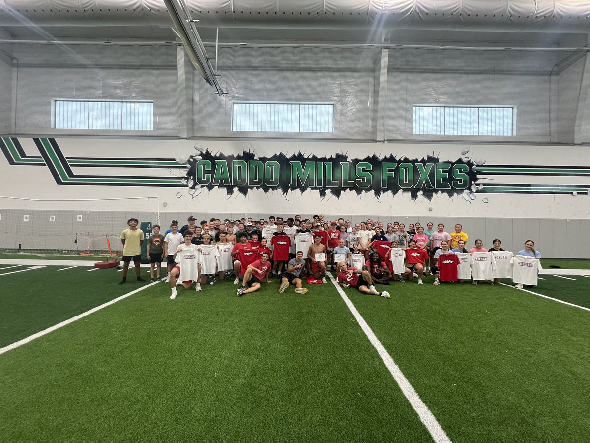 PCnowisthetime's tweet image. The Caddo Mills were on 🔥🔥🔥 this summer!!! The Foxes are as blue collar as it gets and it showed with how they worked this summer!!!
Good luck this season Foxes as you attack your sports season!!!
S/O to our award winners and ⭐️’s of the year:
HI: Sammy Mansaray
FHI: Gentry…