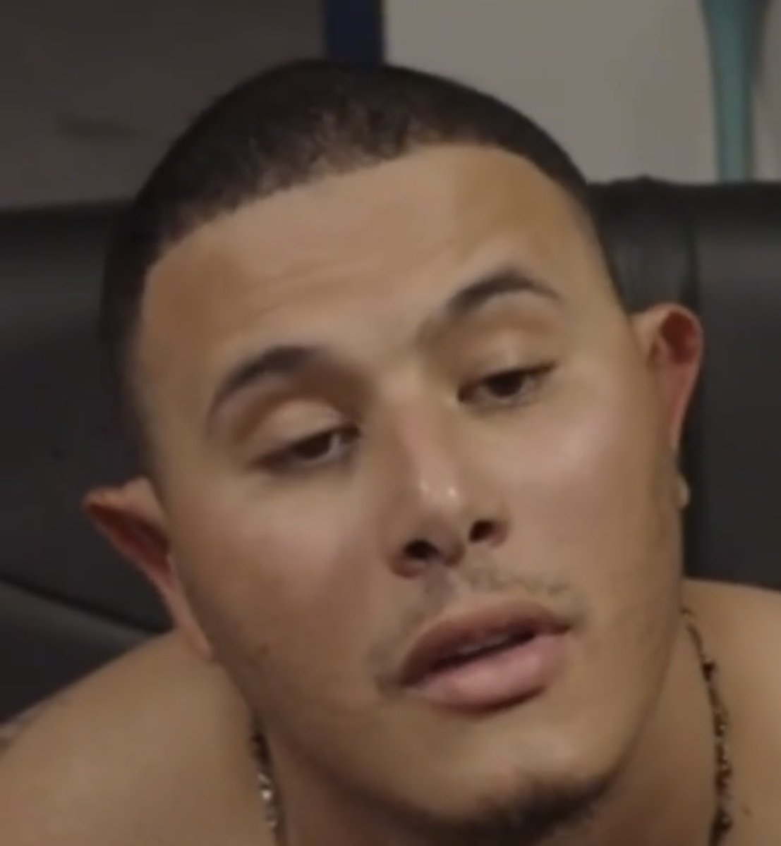 VitoFCalise's tweet image. You ever notice Manny Machado’s ears kind of look upside down?