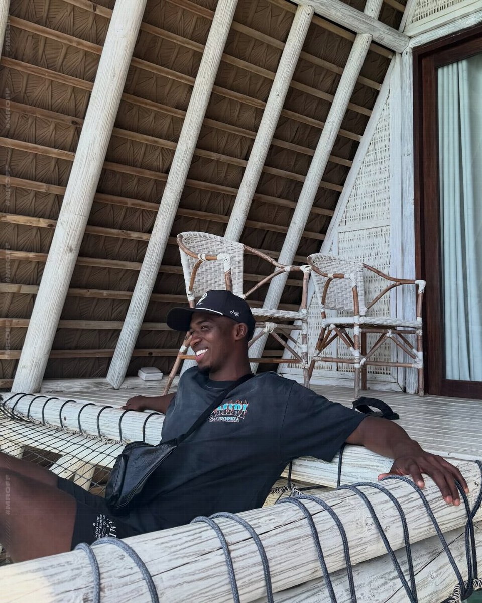 MrOFFSIDER's tweet image. Willian Pacho se fue de vacaciones a Cartagena de Indias. El Hombre más seguro de la Patria pasándola bien antes de reintegrarse al PSG.