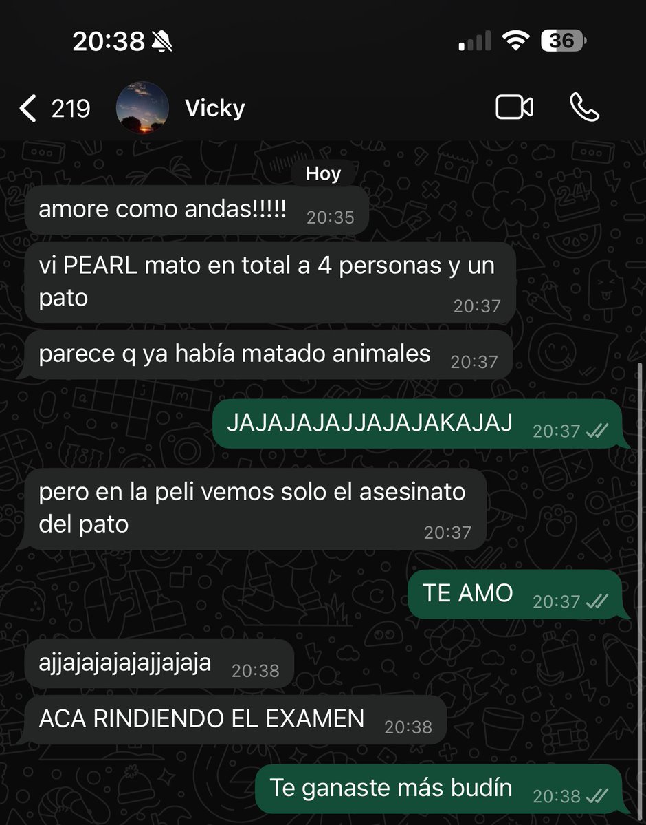 la condición de la profe de baile y bailarines para comer budín era que vean Pearl y lo demuestren respondiendo un quiz
