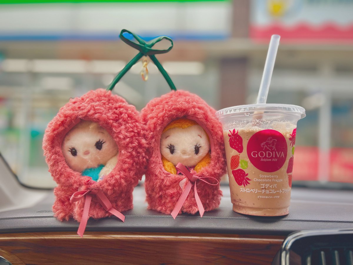 nenko_93's tweet image. 暑い夏と姉妹🥤❄︎.*