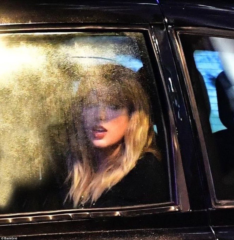 msidnights's tweet photo. 🚨🚨🚨TAYLOR FOI VISTA FILMANDO EM LA https://t.co/t5hZGfFNVr