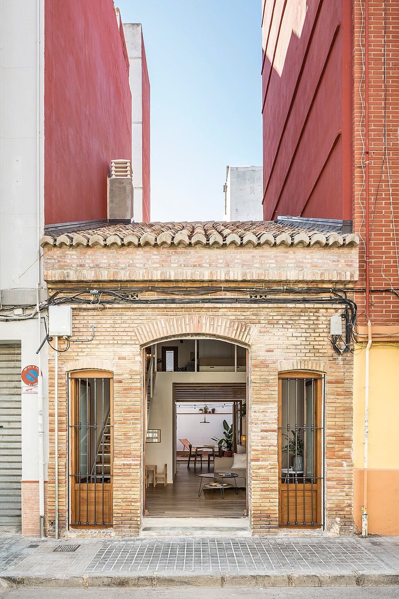 HomeAdore's tweet image. Casa Cabanyal: Marrying the Old and New in Valencia
homeadore.com/2023/06/21/cas…