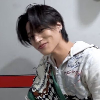 quietroads's tweet image. ik I just posted a photo w my other fc but.
new pfp