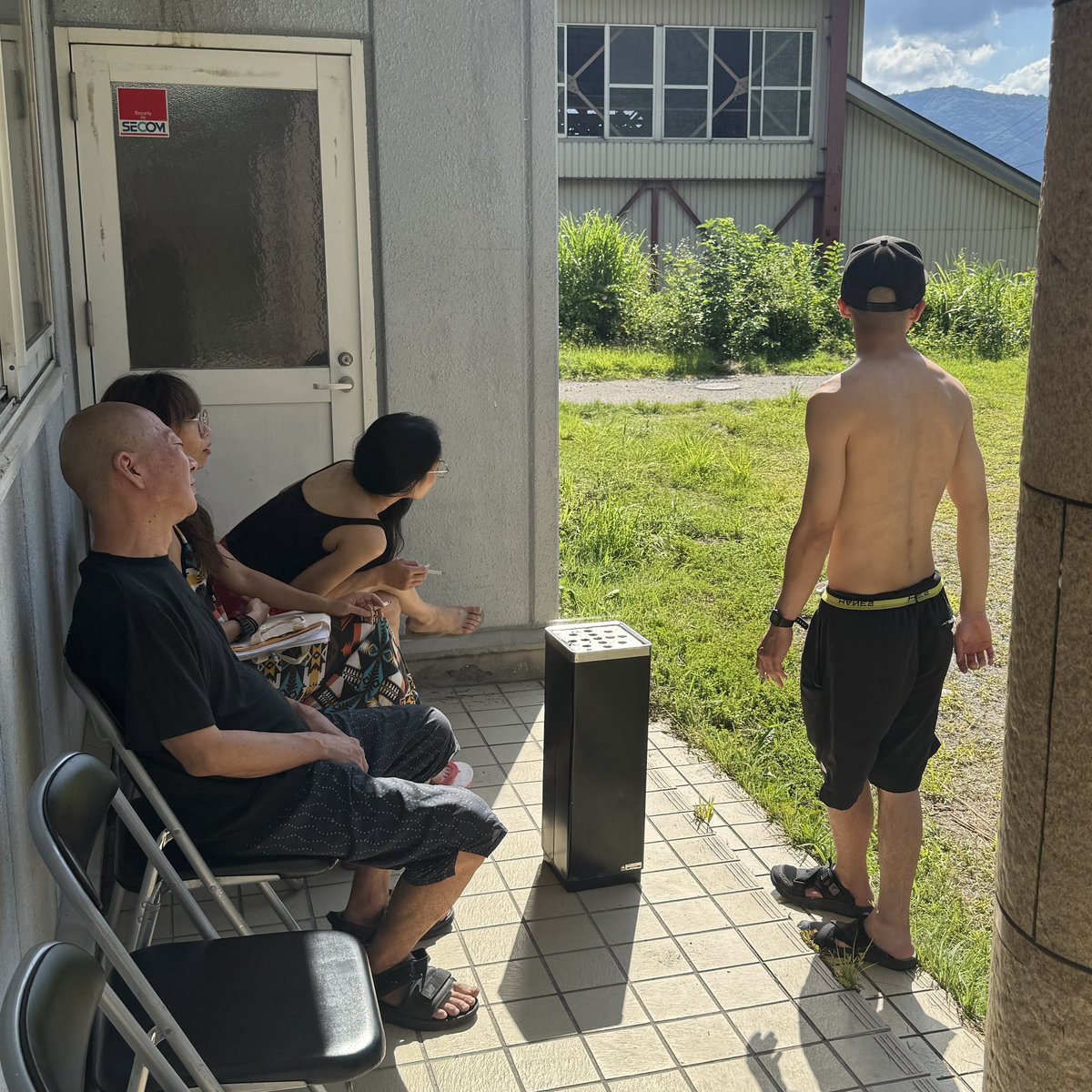 朝のひと時

<a href="/Kentazumedume/">坂詰 健太</a> 
<a href="/tttttaaaaani/">谷口舞</a> 
<a href="/2525Misako/">谷口美咲子</a> 
村松卓矢