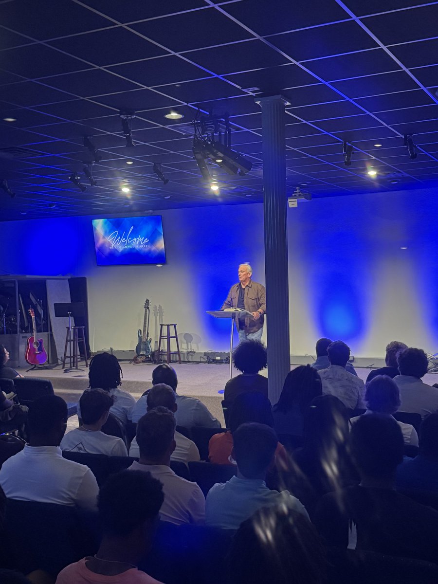 LCU_ftball's tweet image. Thanks to former LCU head coach and current @NDGriffinFB @CoachDunn1 for preaching the word this morning about being on Jesus's team!