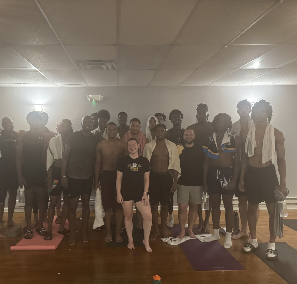 Who needs the summer heat when you can do a little bit of Hot Yoga 🧘‍♂️

#UAUKNOW