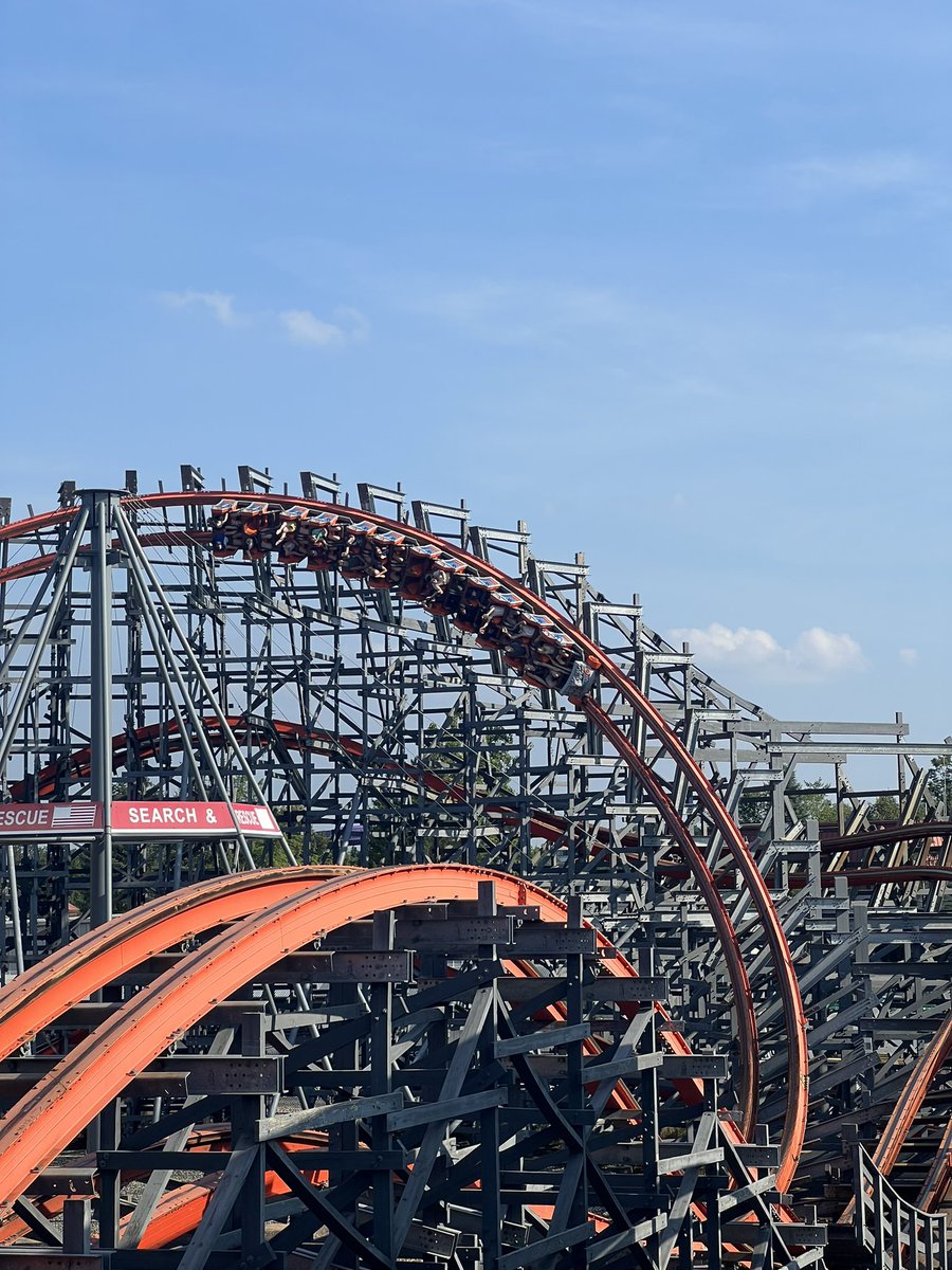Fazcoasters's tweet image. The Great New England escape was a major success! Over 15 new credits obtained and all major coasters were operational, no bad weather at all! 

Top 5:

Wicked Cyclone 
Superman
Boulder Dash
Dark Knight
Comet

Watch the whole trip on my YouTube Channel linked below!