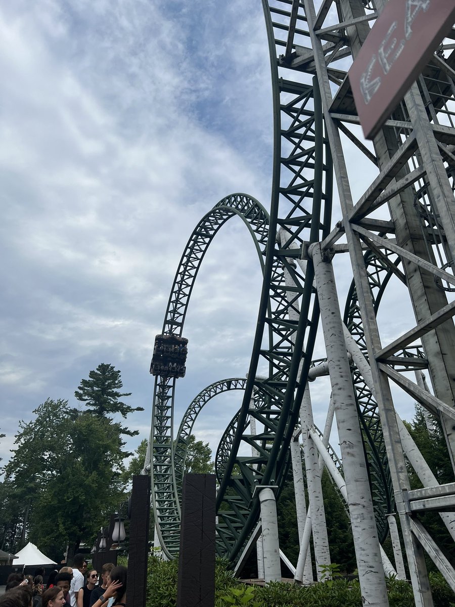Fazcoasters's tweet image. The Great New England escape was a major success! Over 15 new credits obtained and all major coasters were operational, no bad weather at all! 

Top 5:

Wicked Cyclone 
Superman
Boulder Dash
Dark Knight
Comet

Watch the whole trip on my YouTube Channel linked below!