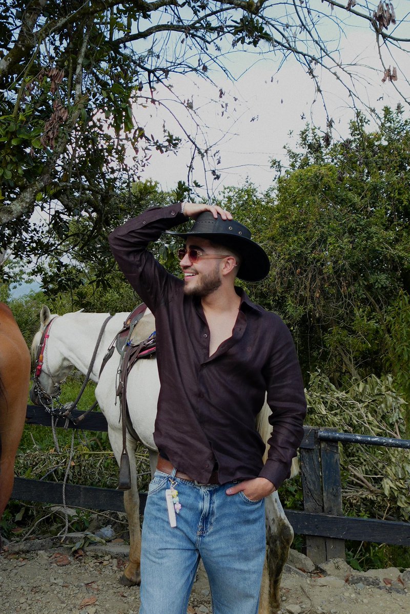 juanpssss's tweet image. you’re a cowboy like me 🐎