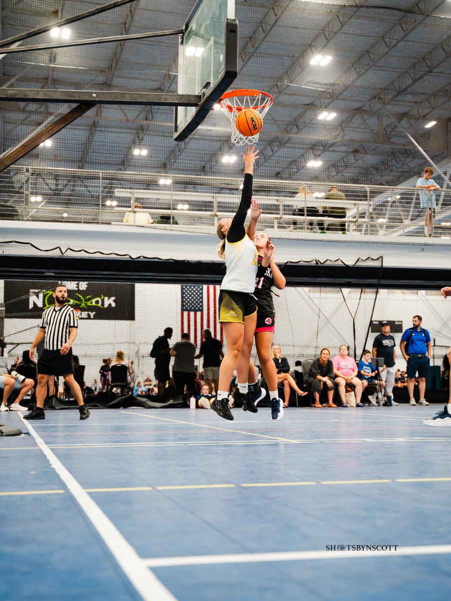EmmaJohnson216's tweet image. Some pictures from Spooky Nook!! @CoachTyMosley @BayStateJags
