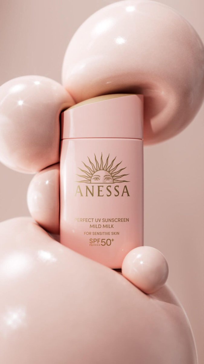 eizo100jp's tweet image. 孫 君杰による「ANESSA 'MILD MILK' product animation」。肌に優しいサンケア商品の効能を視覚的に伝えるビジュアルデザインを制作。 eizo100.jp/video/94121