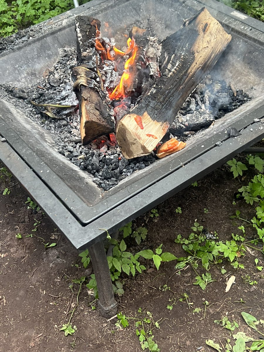 Yooper_Viking's tweet image. From watching my cousin have the wedding of her dreams to chilling by the fire, this has been an amazing weekend!
I hope yall have a had an equally enjoyable time
