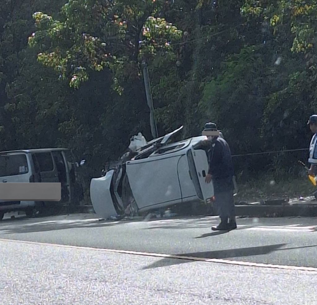 localOKINAWA's tweet image. 【沖縄県地元情報局】
宜野座バイパス まるしんそば近く 事故により上下線共に渋滞中!
付近を通行する方はご注意下さい。
シェアお願いします‼︎
📢LINEで情報が来る!
【オキジモ通知プラン】登場💫
line.me/R/ti/p/@551knr…