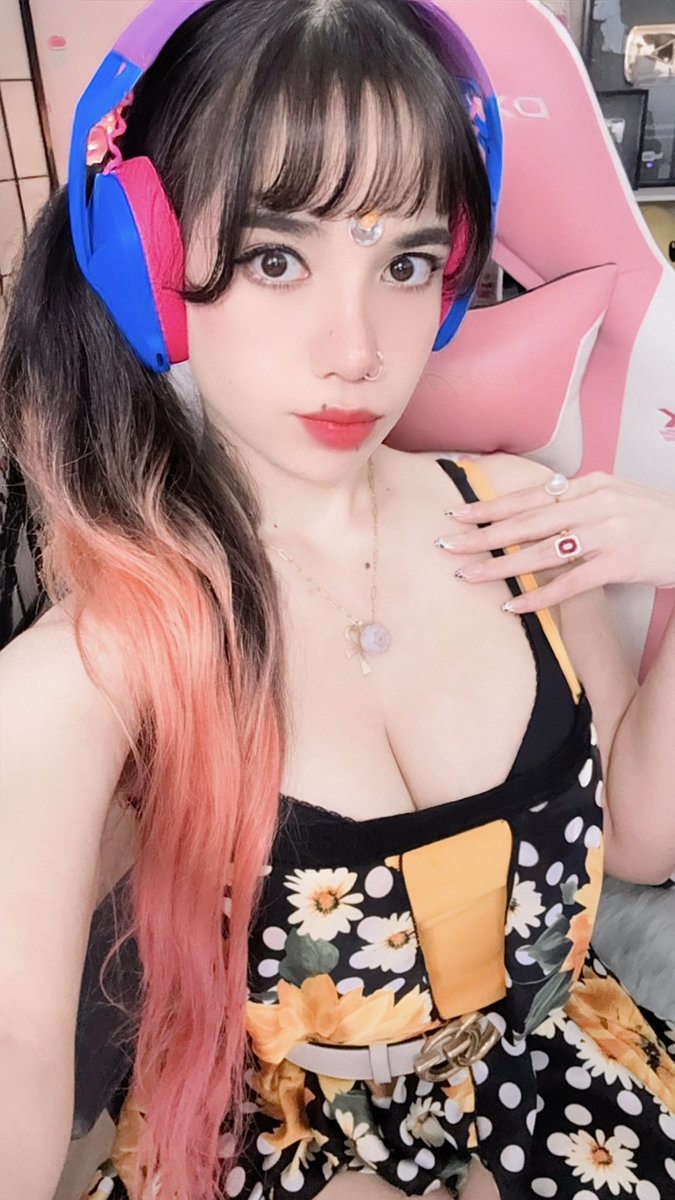 Hi 🍒 Hola 🍀 Ohayo 🌹