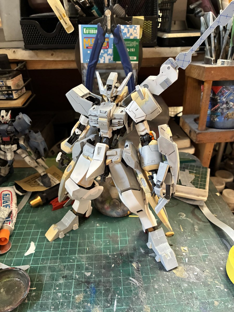 TANCHIChit96714's tweet image. #ガンプラ好きと繋がりたい
アスタロト〜1/100足なんとかここまで
こうやって全体見るとクラウドとかモンハン装備ぽいですよね(*´-`)つぎはぎの装備だからかな(*´꒳`*)サフかってくるか