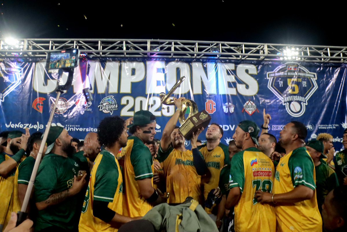 LMBP_ve's tweet image. ¿Cómo afrontaremos la primera semana sin #LMBP?
¡Con actitud de CAMPEONES! 🤩🏆
¿Qué les parece esta secuencia, @samanesbbc? 🌳
📸 Roberto Santos
#AhoraEnVenezuelaHayMasBeisbol 🇻🇪⚾️