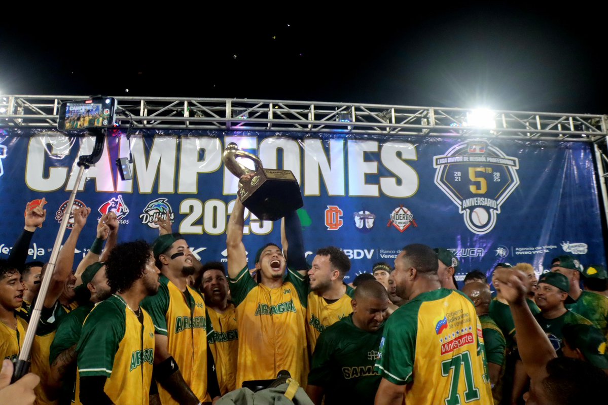 LMBP_ve's tweet image. ¿Cómo afrontaremos la primera semana sin #LMBP?
¡Con actitud de CAMPEONES! 🤩🏆
¿Qué les parece esta secuencia, @samanesbbc? 🌳
📸 Roberto Santos
#AhoraEnVenezuelaHayMasBeisbol 🇻🇪⚾️