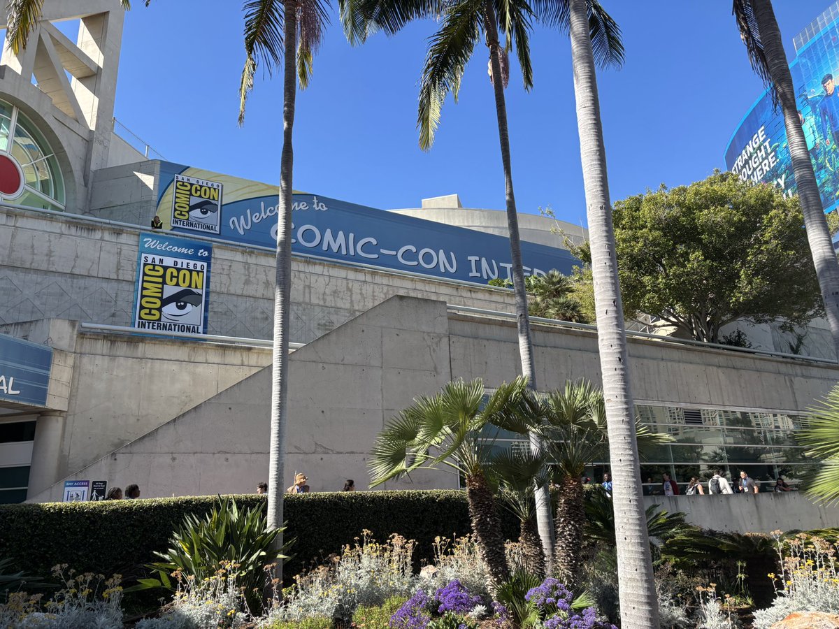Wsstalkback's tweet image. So long #SDCC! It was a great time. Due to me not knowing where my future lands as far as employment goes I’m not sure I’ll be back soon. Still, thrice was nice!